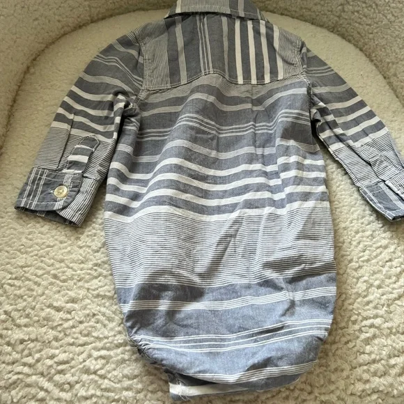 Oshkosh B’gosh infant onesie size 6 months - Picture 3 of 5